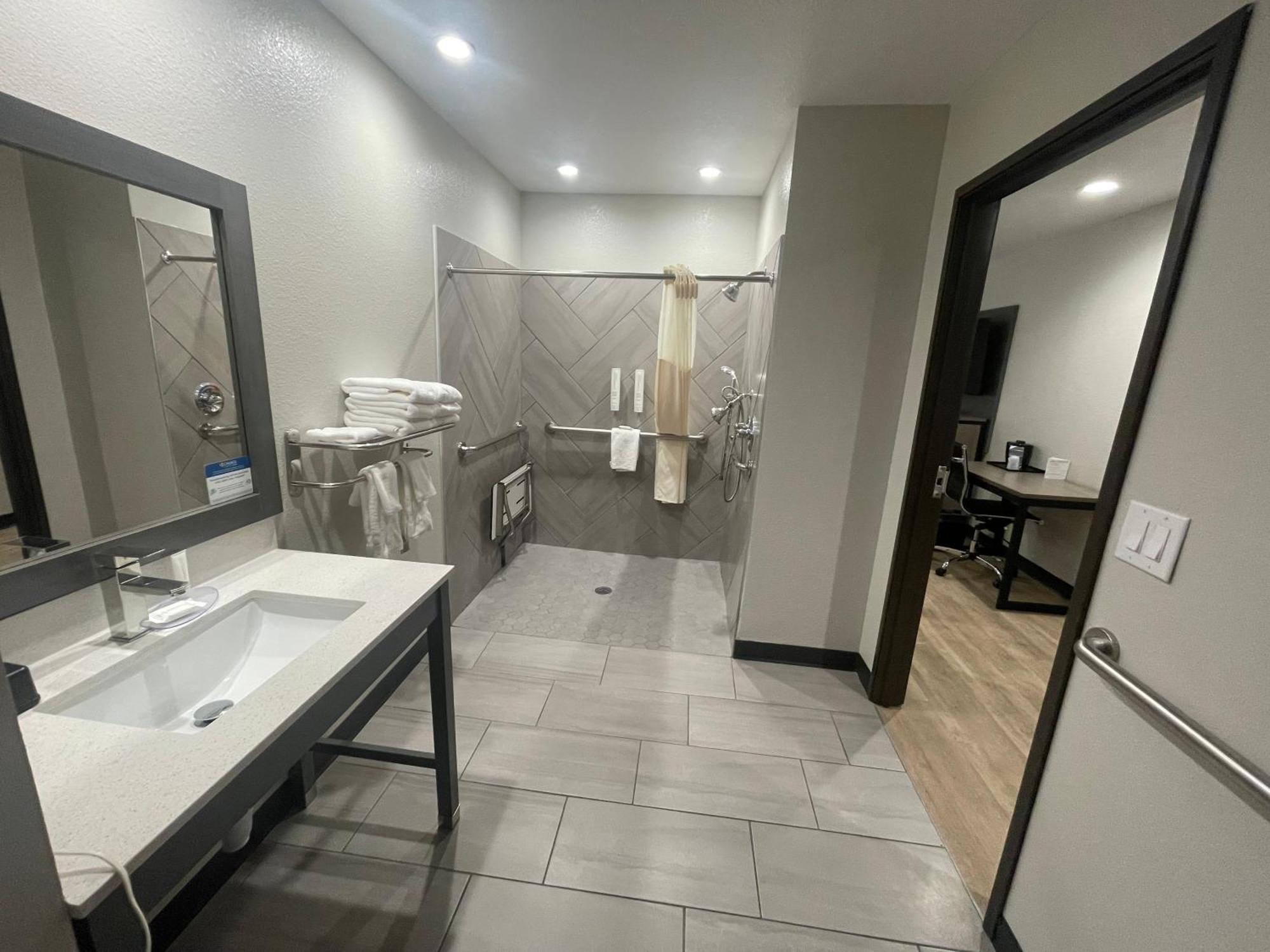 Hotel Clarion Pointe Fort Worth Zewnętrze zdjęcie