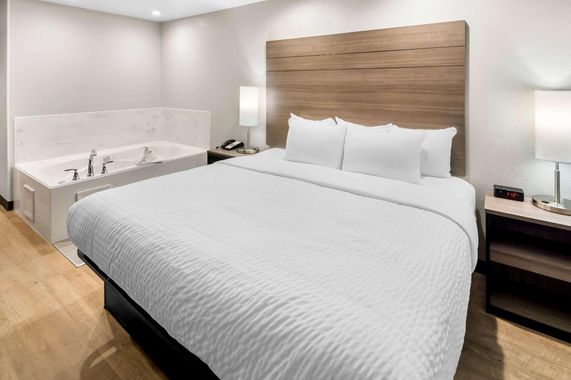 Hotel Clarion Pointe Fort Worth Zewnętrze zdjęcie