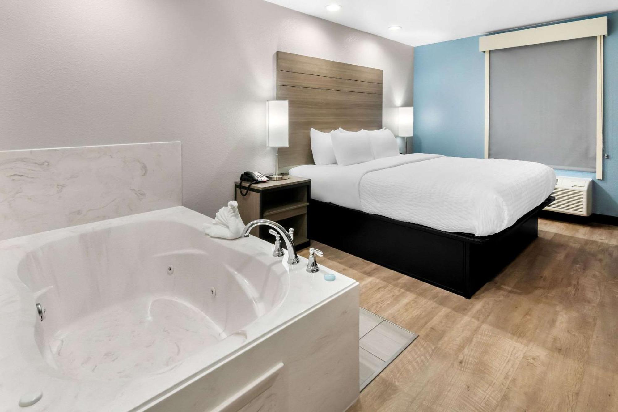 Hotel Clarion Pointe Fort Worth Zewnętrze zdjęcie